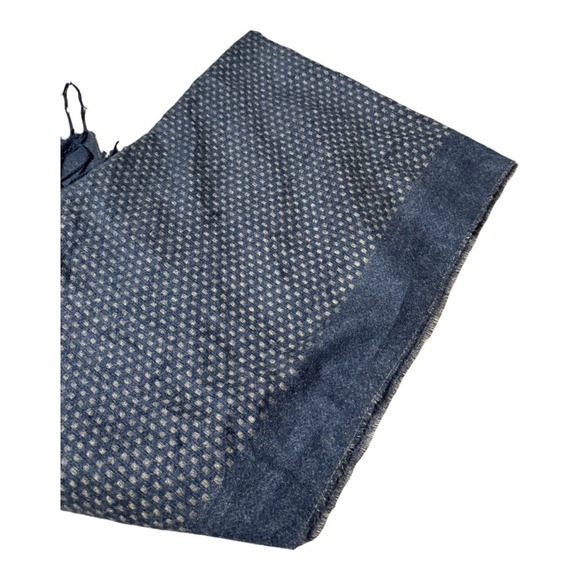 Vince Camuto Grey Gold Micro Dot Fringe Scarf One Size Shawl Wrap Women's Scarf - Picture 2 of 5